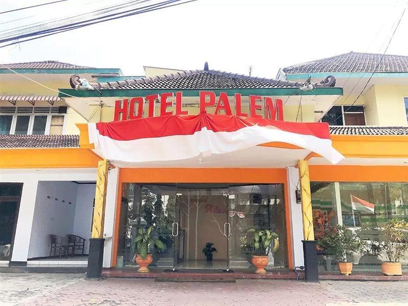 Hotel Palem 2 Syariah Malang Redpartner Екстериор снимка