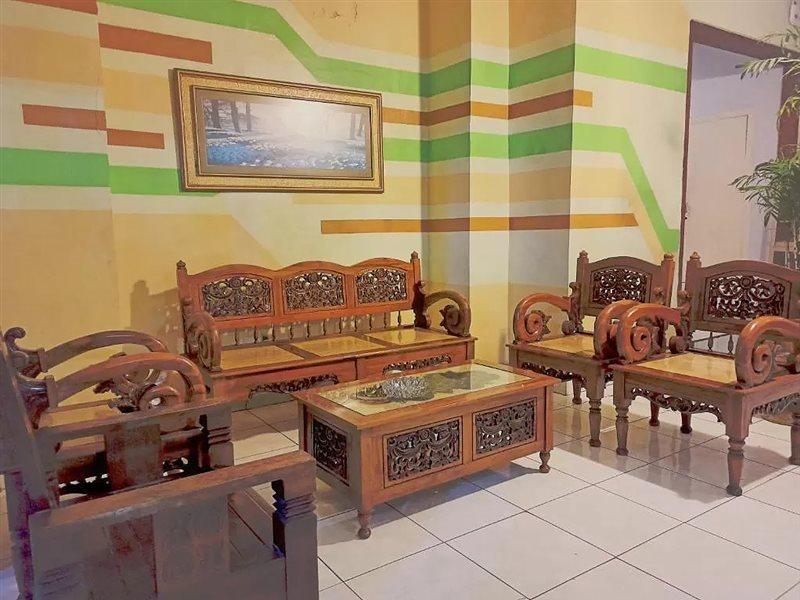 Hotel Palem 2 Syariah Malang Redpartner Екстериор снимка