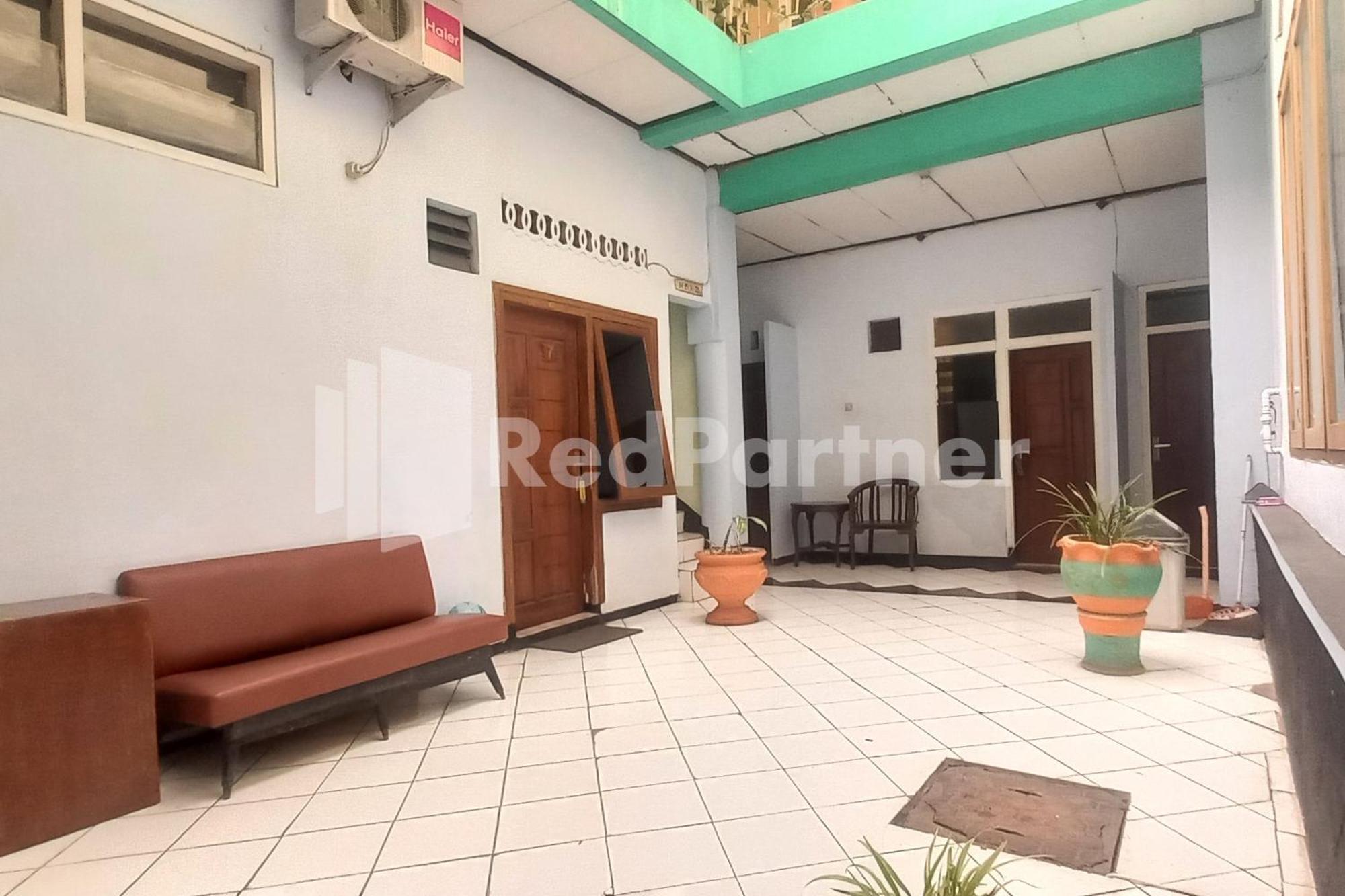 Hotel Palem 2 Syariah Malang Redpartner Екстериор снимка